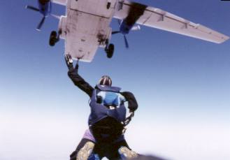 img/fun/Flying/SKYDIVE1.jpg