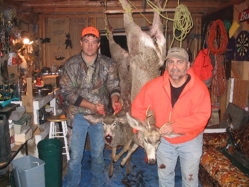 img/fun/Hunting/Jon_and_Paul_Mule_B_2004.JPG