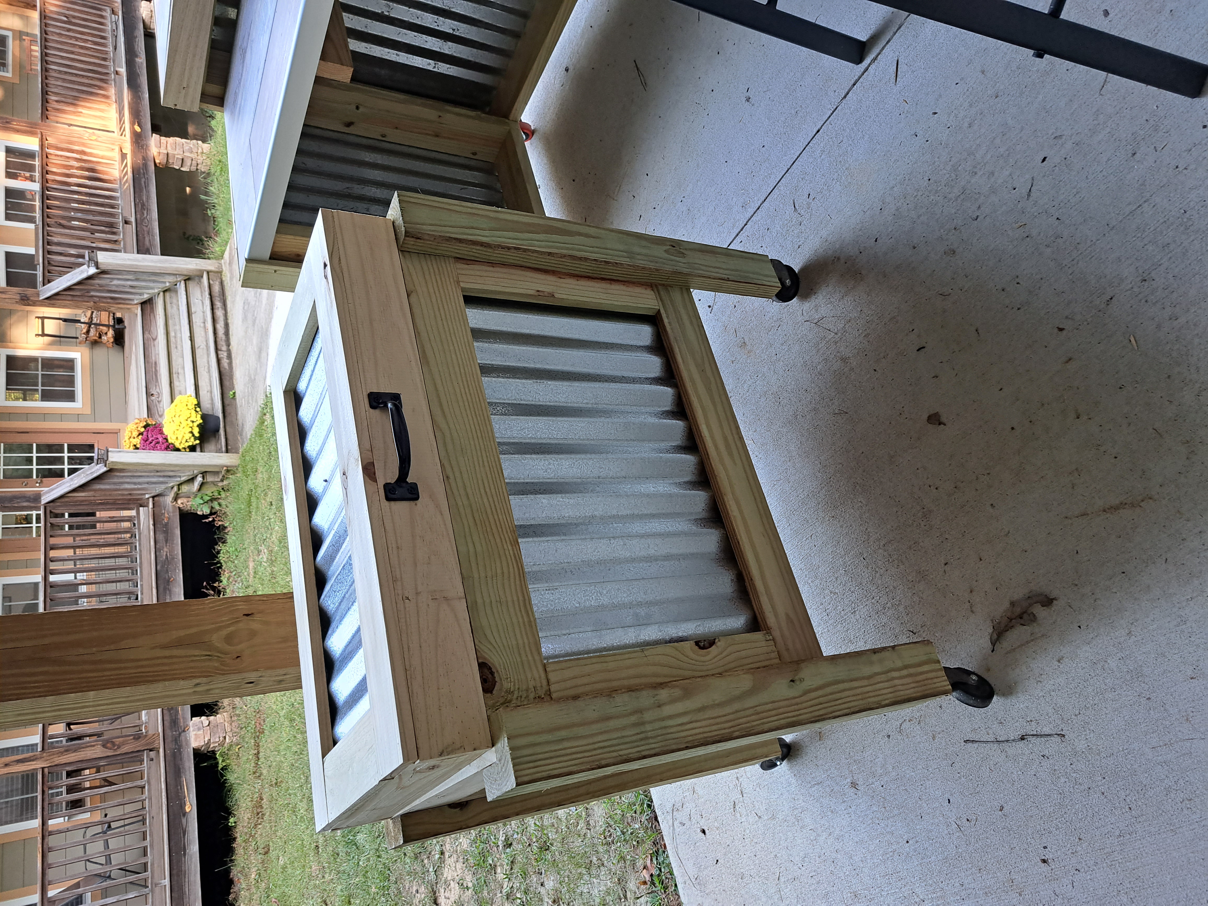 img/fun/Woodworking/cooler_20230930_180418.jpg